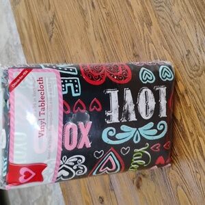 Valentine's Day 💘 tablecloth 60 to x 84 rectangle New but no tag